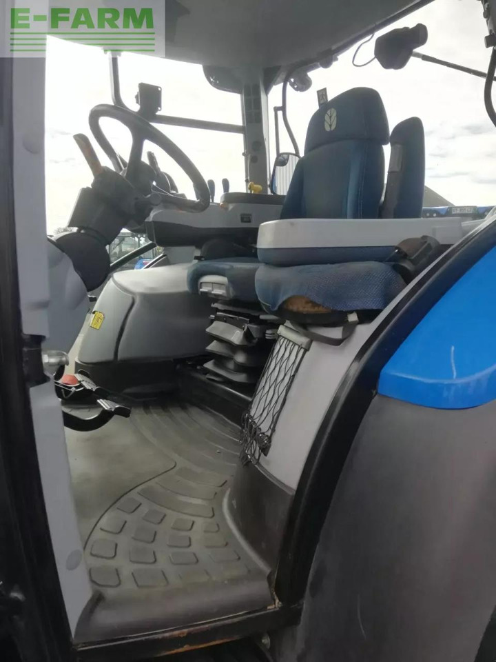 New Holland t6.145 dynamic command - Traktör: fotoğraf 4 New Holland t6.145 dynamic command - Traktör: fotoğraf 4
