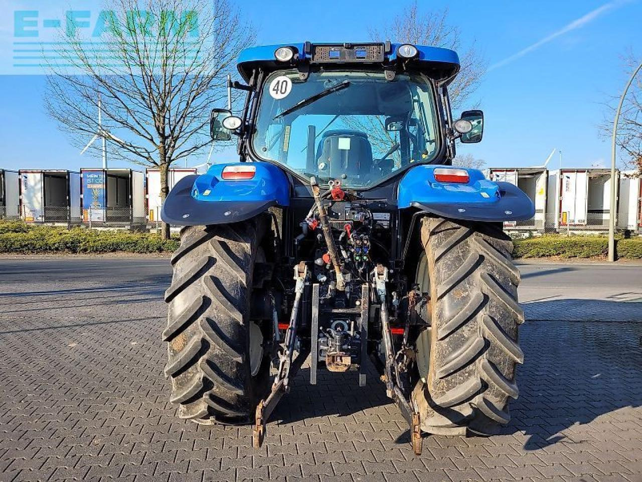 New Holland t6020 elite Elite - Traktör: fotoğraf 4 New Holland t6020 elite Elite - Traktör: fotoğraf 4