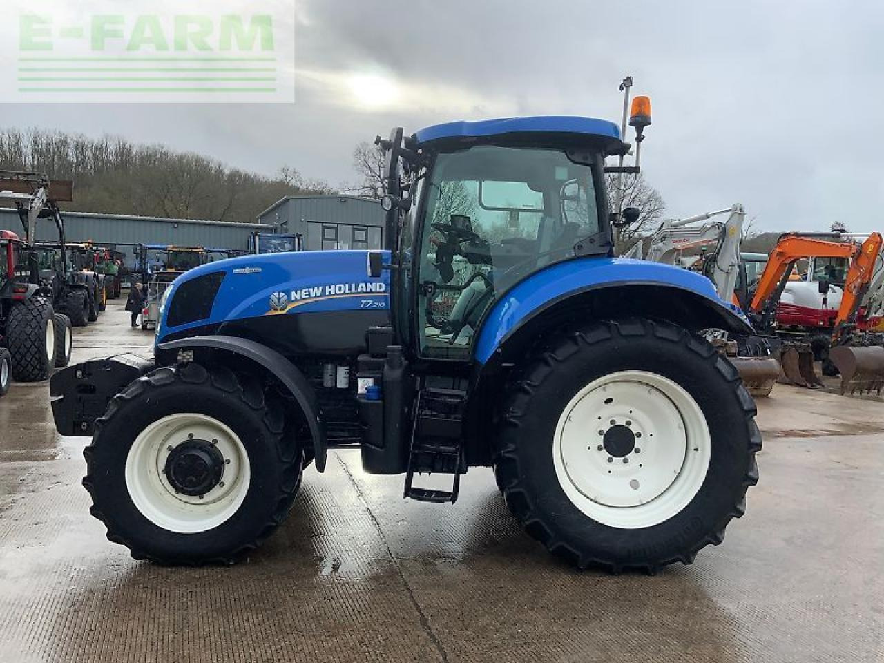 New Holland t7.210 auto command tractor (st25411) - Traktör: fotoğraf 5 New Holland t7.210 auto command tractor (st25411) - Traktör: fotoğraf 5