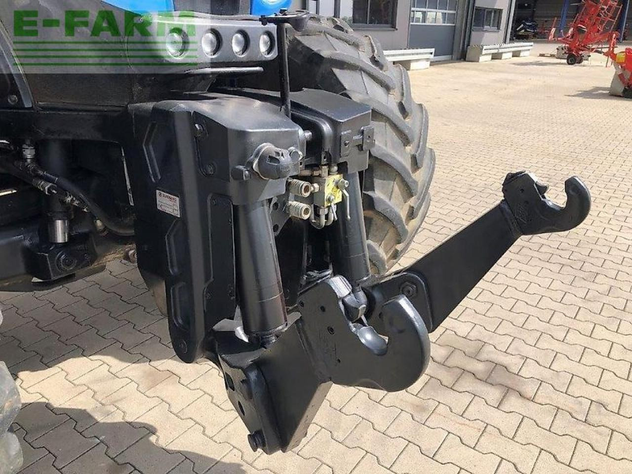 Traktör New Holland t8.360: fotoğraf 6