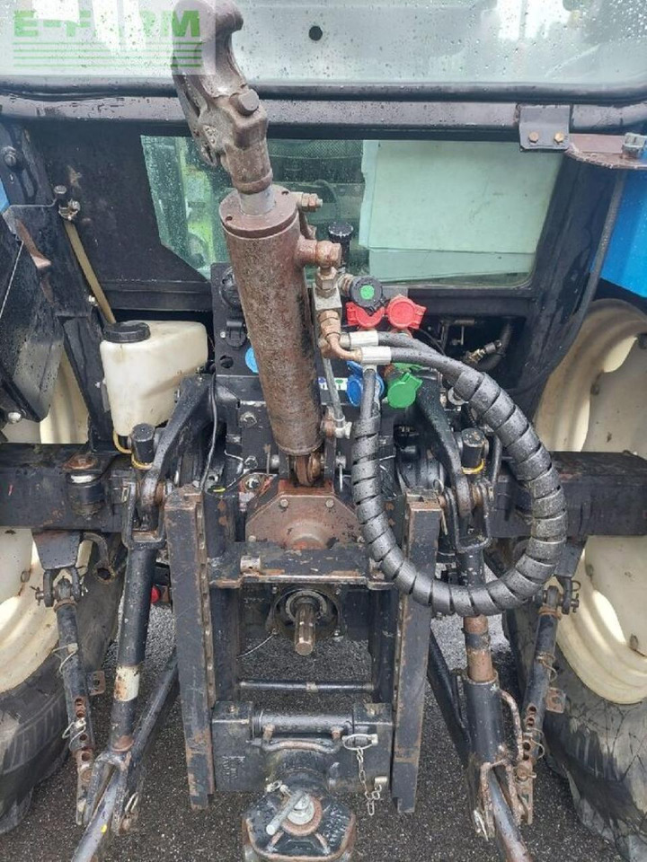 New Holland tl 90 a A - Traktör: fotoğraf 4 New Holland tl 90 a A - Traktör: fotoğraf 4