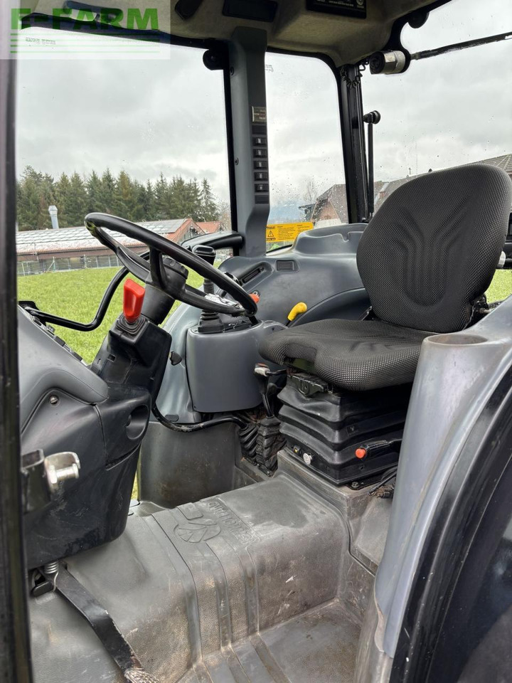 Traktör New Holland tn-d 70 D: fotoğraf 19 Traktör New Holland tn-d 70 D: fotoğraf 19