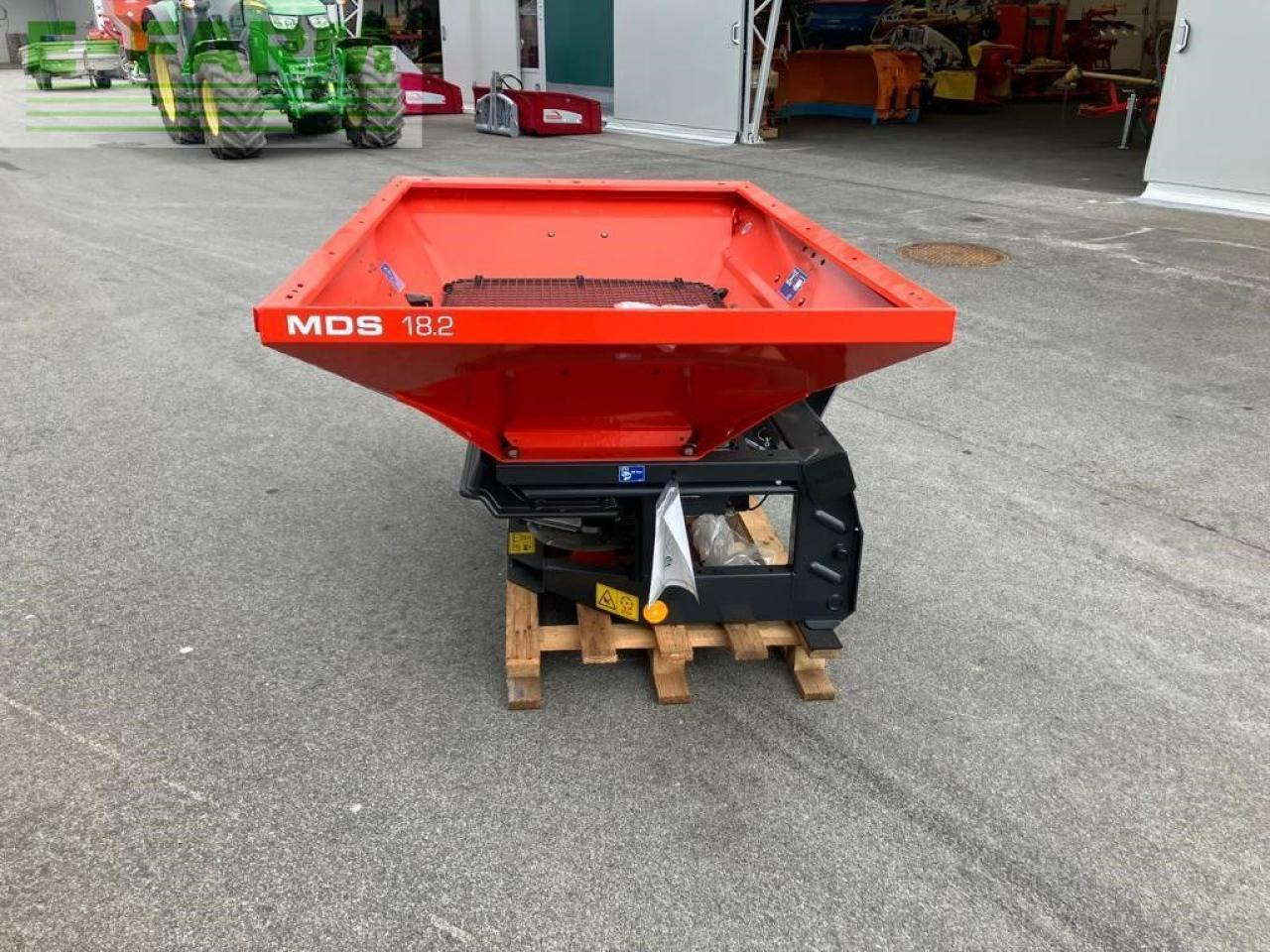 Rauch MDS 18.2 + Qauntron - Gübre serpme makinesi: fotoğraf 1 Rauch MDS 18.2 + Qauntron - Gübre serpme makinesi: fotoğraf 1