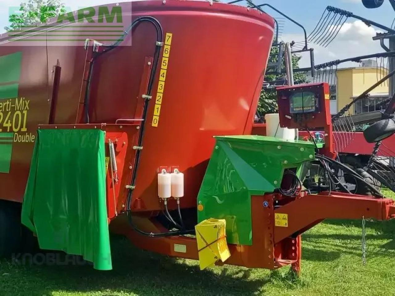 Strautmann verti-mix 2401 double - Hayvancılık ekipmanları: fotoğraf 1 Strautmann verti-mix 2401 double - Hayvancılık ekipmanları: fotoğraf 1