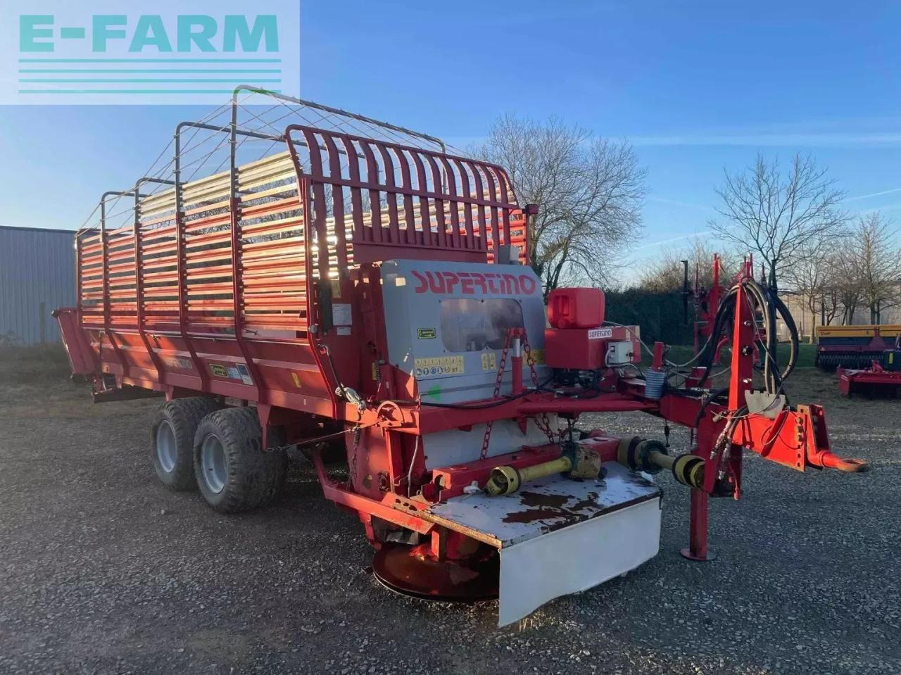 Supertino autochargeuse ca702s . supertino - Silaj ekipmanları: fotoğraf 1 Supertino autochargeuse ca702s . supertino - Silaj ekipmanları: fotoğraf 1