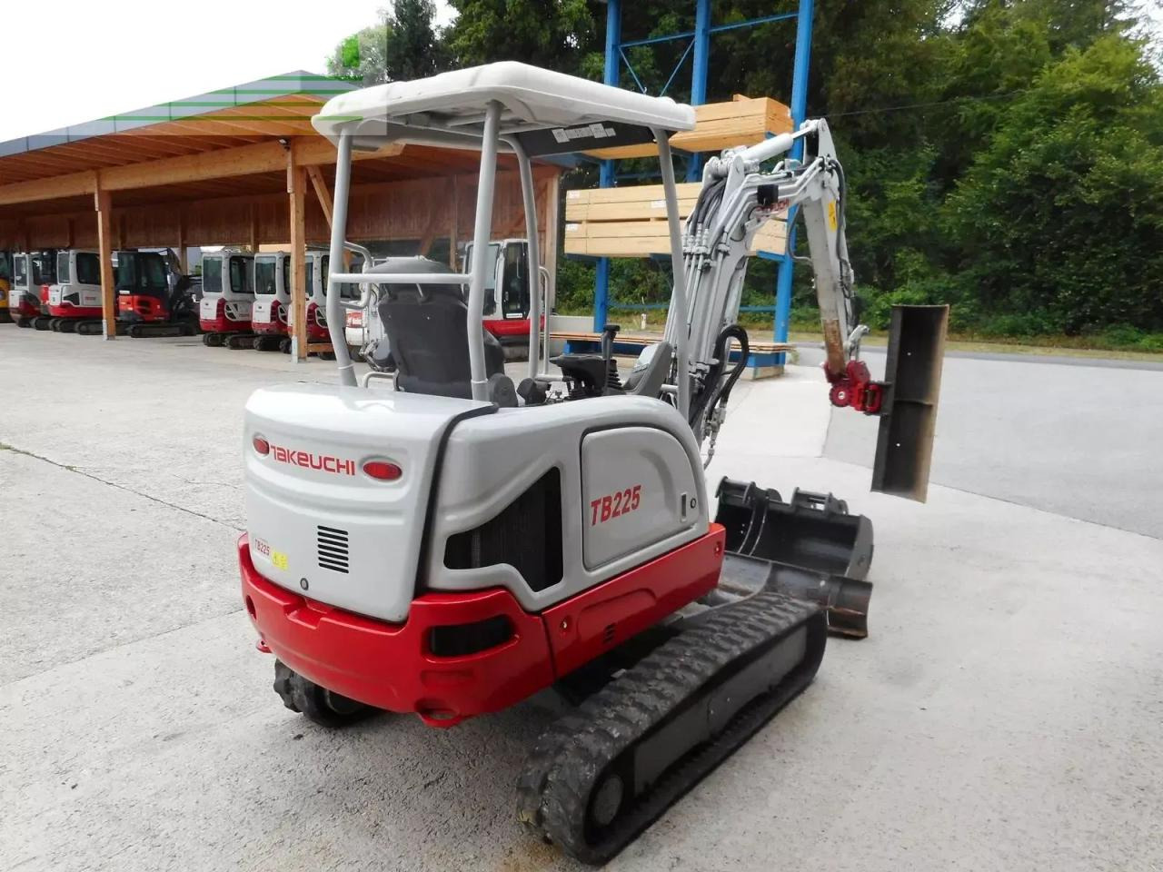 Takeuchi tb 225 mit powertilt + 3 löffel ( service neu ) - Mini ekskavatör: fotoğraf 4 Takeuchi tb 225 mit powertilt + 3 löffel ( service neu ) - Mini ekskavatör: fotoğraf 4