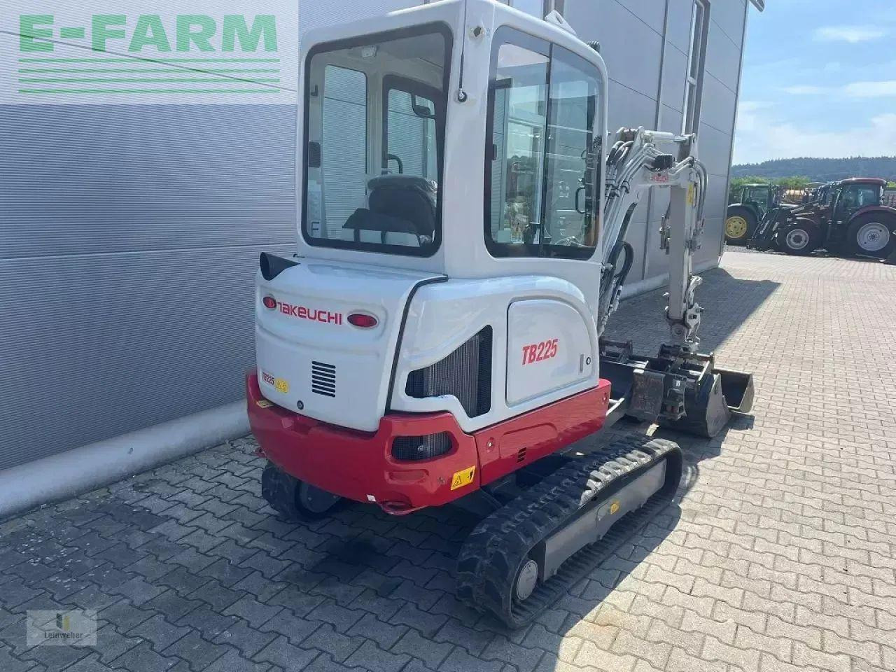 Takeuchi tb 225 v4 - Mini ekskavatör: fotoğraf 5 Takeuchi tb 225 v4 - Mini ekskavatör: fotoğraf 5
