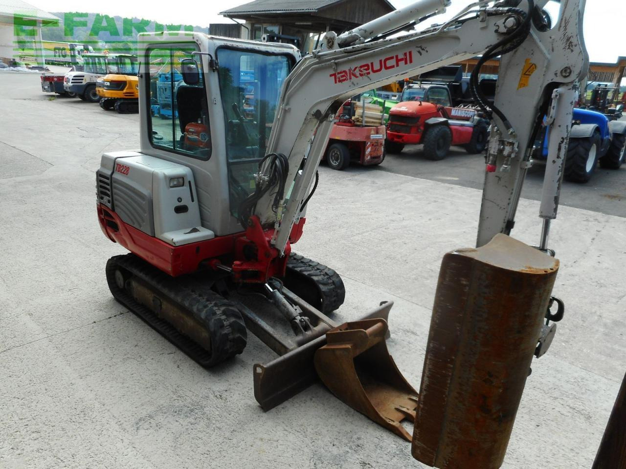 Takeuchi tb 228 ( 2.810kg ) powertilt - Mini ekskavatör: fotoğraf 5 Takeuchi tb 228 ( 2.810kg ) powertilt - Mini ekskavatör: fotoğraf 5