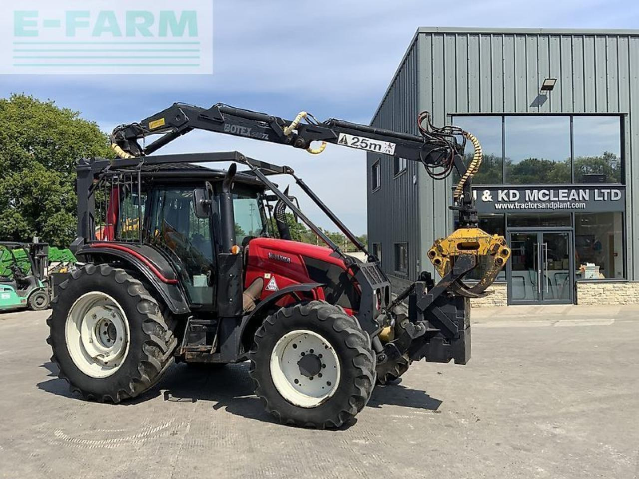 Valtra n123 hi tech tractor with roof mounted botex 560tl crane (st23285) - Traktör: fotoğraf 3 Valtra n123 hi tech tractor with roof mounted botex 560tl crane (st23285) - Traktör: fotoğraf 3