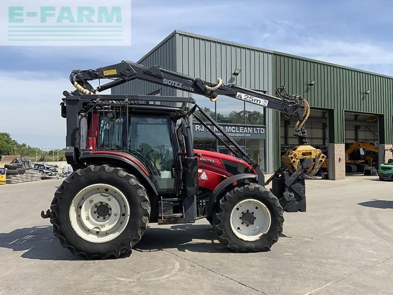Valtra n123 hi tech tractor with roof mounted botex 560tl crane (st23285) - Traktör: fotoğraf 2 Valtra n123 hi tech tractor with roof mounted botex 560tl crane (st23285) - Traktör: fotoğraf 2