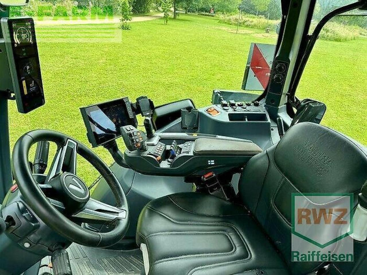 Valtra q305 - Traktör: fotoğraf 3 Valtra q305 - Traktör: fotoğraf 3