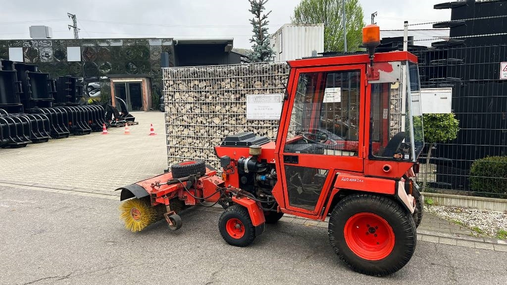Hako 2300 D Kleintraktor, hyrd. Kehrmaschine, Zapfwelle - Belediye traktör: fotoğraf 5 Hako 2300 D Kleintraktor, hyrd. Kehrmaschine, Zapfwelle - Belediye traktör: fotoğraf 5