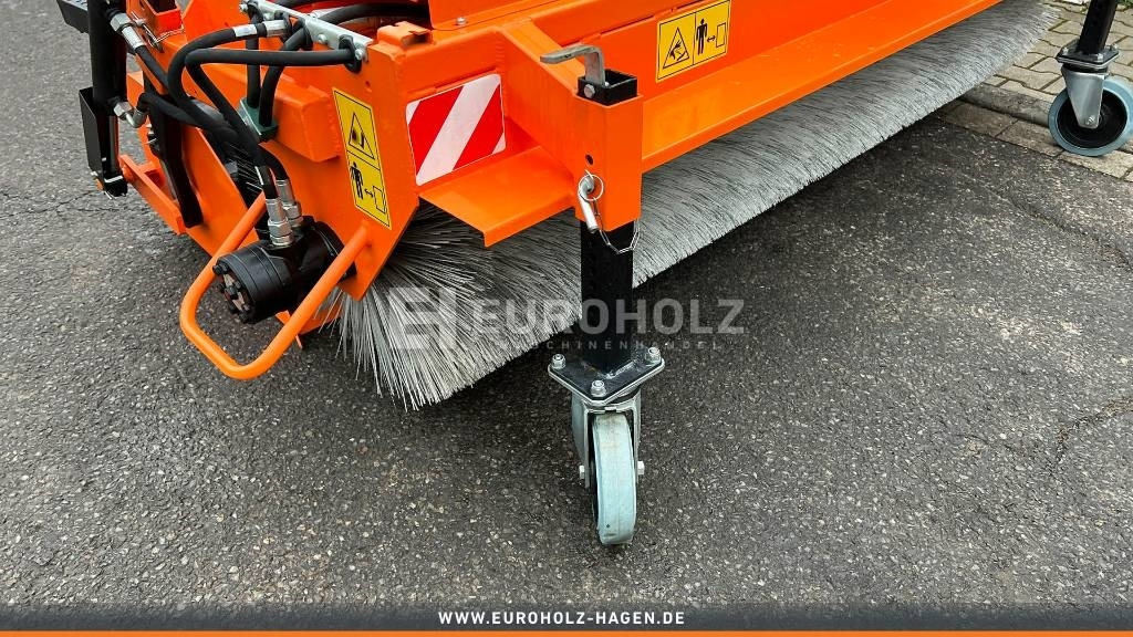 Kehrmaschine ZM2000 Stapleraufnahme - Yol süpürme fırça - Atık toplama taşıt/ Özel amaçlı taşıt: fotoğraf 4 Kehrmaschine ZM2000 Stapleraufnahme - Yol süpürme fırça - Atık toplama taşıt/ Özel amaçlı taşıt: fotoğraf 4