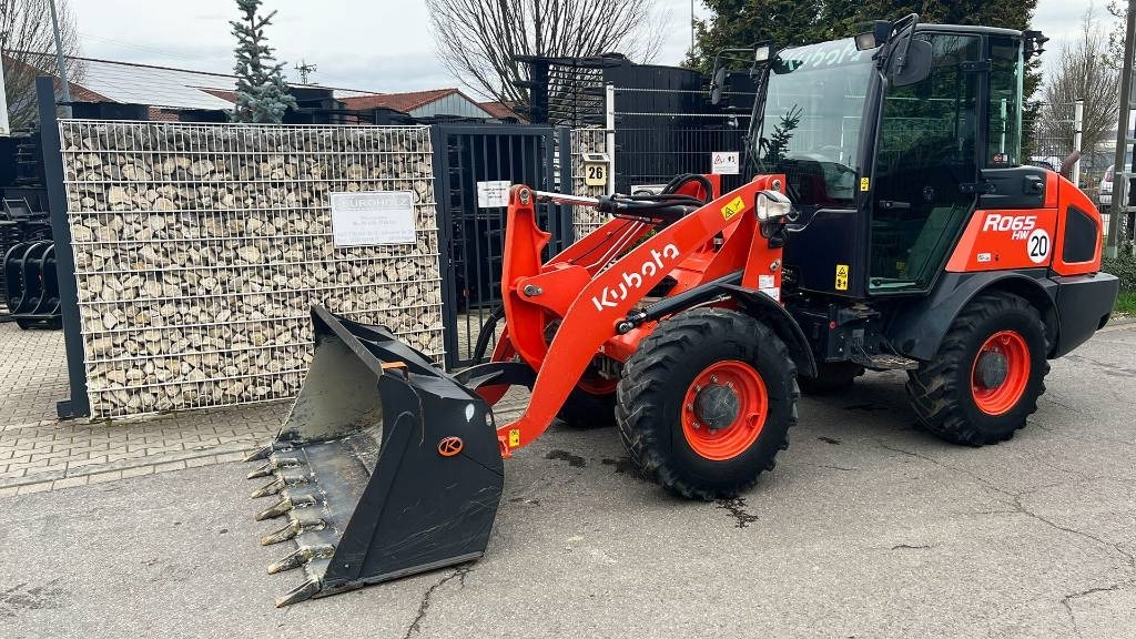 Kubota R 065, Radlader, hydr. Schnellwechsler, Schaufel - Tekerlekli yükleyici: fotoğraf 4 Kubota R 065, Radlader, hydr. Schnellwechsler, Schaufel - Tekerlekli yükleyici: fotoğraf 4