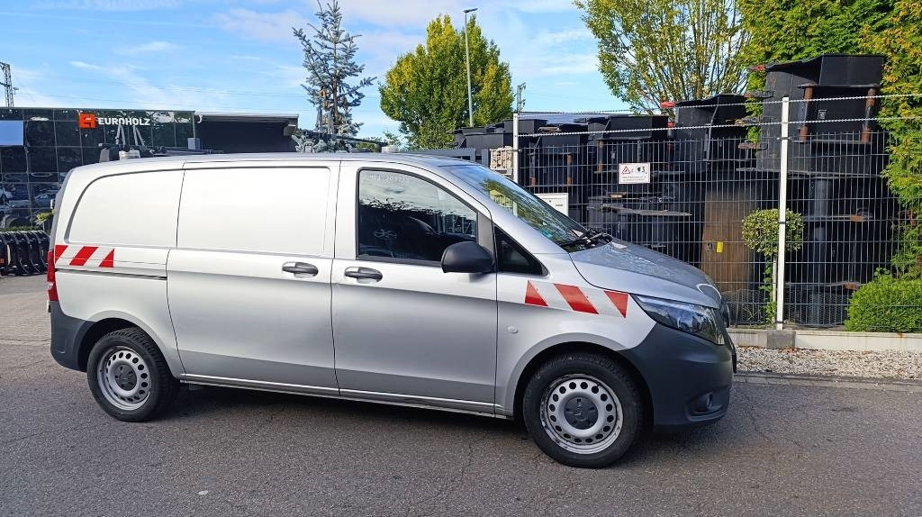 Kapalı kasa kamyonet Mercedes-Benz Vito 114 CDI Allrad-Werkstattschränke-Standheizung: fotoğraf 7