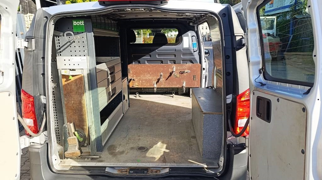Kapalı kasa kamyonet Mercedes-Benz Vito 114 CDI Allrad-Werkstattschränke-Standheizung: fotoğraf 13