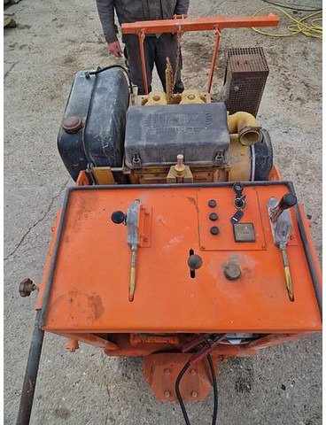 Golz FS300 Fugenschneider - İş makinaları: fotoğraf 3 Golz FS300 Fugenschneider - İş makinaları: fotoğraf 3