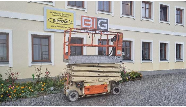 JLG 2630ES Scherenarbeitsbühne elektrisch - Araçüstü platform: fotoğraf 1 JLG 2630ES Scherenarbeitsbühne elektrisch - Araçüstü platform: fotoğraf 1