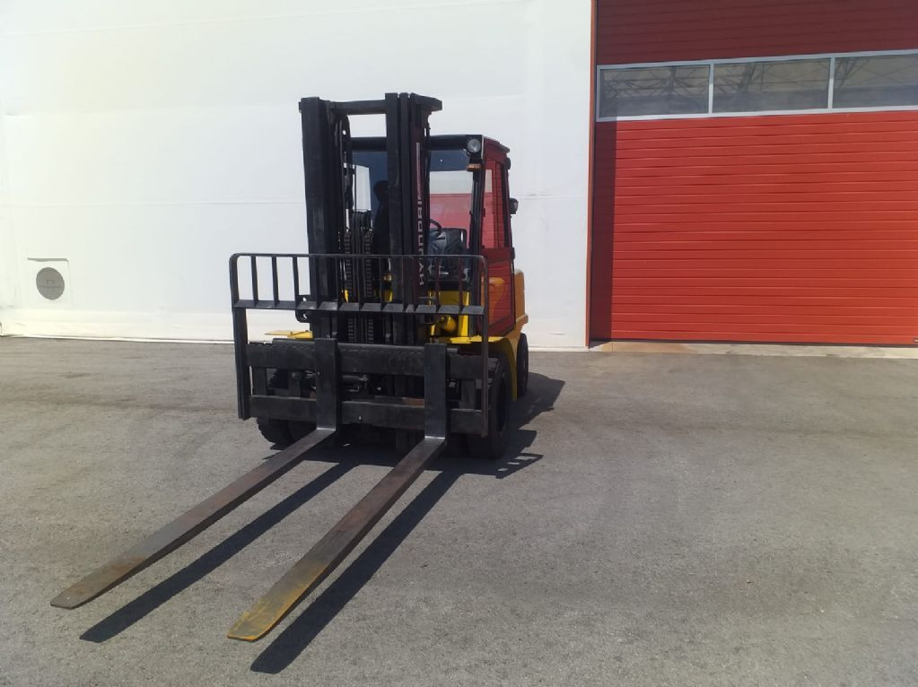 Hyundai 45DS-7E - Dizel forklift: fotoğraf 3 Hyundai 45DS-7E - Dizel forklift: fotoğraf 3