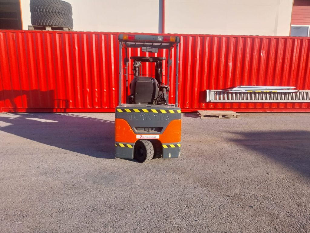 Toyota 7FBEF 20 - Elektrikli forklift: fotoğraf 2 Toyota 7FBEF 20 - Elektrikli forklift: fotoğraf 2