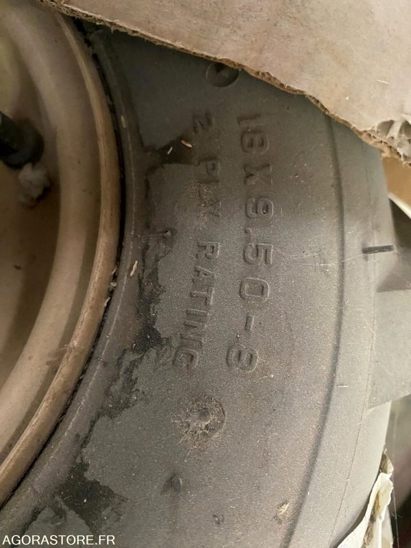 4 Roues completes CARLISLE 18 X 9.50-8 pour DITCH WITCH R300 - İnşaat ekipmanı: fotoğraf 5 4 Roues completes CARLISLE 18 X 9.50-8 pour DITCH WITCH R300 - İnşaat ekipmanı: fotoğraf 5