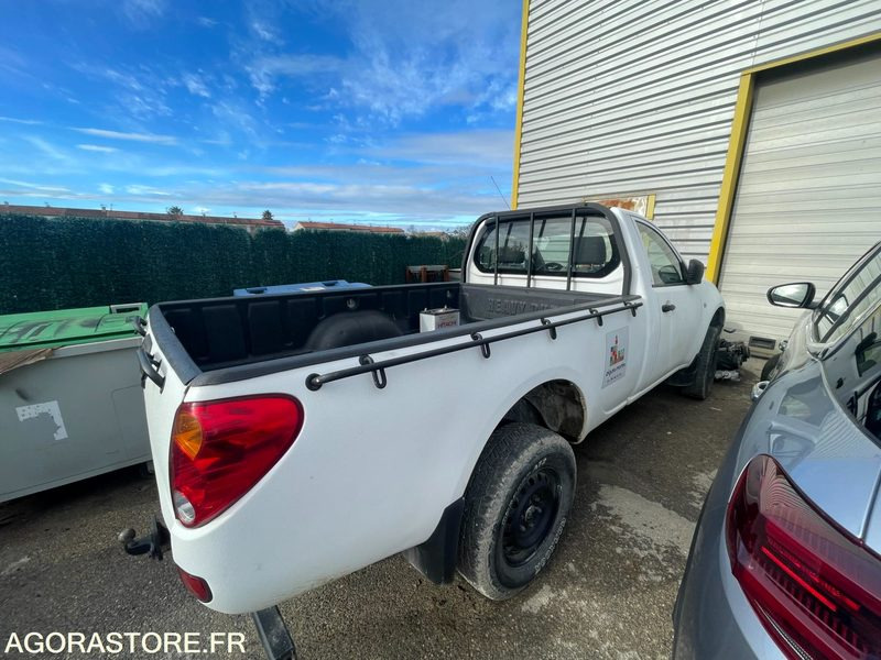 4x4 Mitsubishi - Küçük panelvan: fotoğraf 2 4x4 Mitsubishi - Küçük panelvan: fotoğraf 2