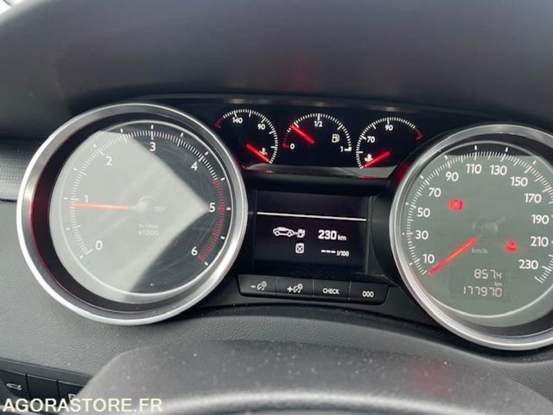 508 SW ALLURE 2.0 HDI 140 . 07/2014 . 178000 km - Binek araba: fotoğraf 5 508 SW ALLURE 2.0 HDI 140 . 07/2014 . 178000 km - Binek araba: fotoğraf 5