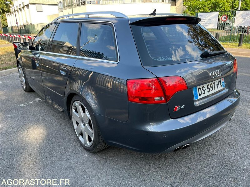 Audi s4 4.2 v8 Quattro tiptronic 146853 2005 - Binek araba: fotoğraf 4 Audi s4 4.2 v8 Quattro tiptronic 146853 2005 - Binek araba: fotoğraf 4