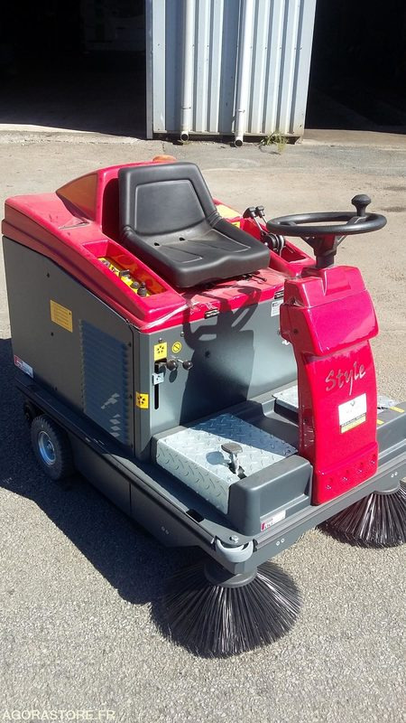 BALAYEUSE ELECTRIQUE A BATTERIES STYLE E70 - 2023 - Yol süpürme aracı: fotoğraf 3 BALAYEUSE ELECTRIQUE A BATTERIES STYLE E70 - 2023 - Yol süpürme aracı: fotoğraf 3