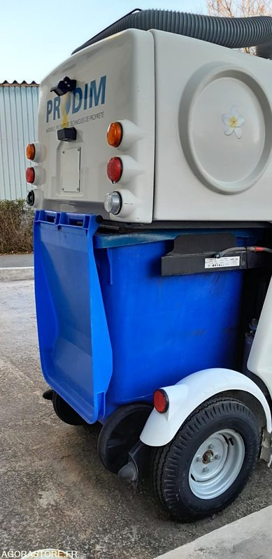 BALAYEUSE ELECTRIQUE ECO 36 - Yol süpürme aracı: fotoğraf 2 BALAYEUSE ELECTRIQUE ECO 36 - Yol süpürme aracı: fotoğraf 2