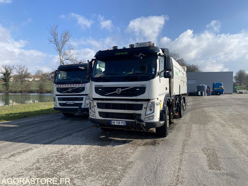 BALAYEUSE VOLVO BLANC 6 ROUES - ANNEE 2013 - 245000KMS - Yol süpürme aracı: fotoğraf 2 BALAYEUSE VOLVO BLANC 6 ROUES - ANNEE 2013 - 245000KMS - Yol süpürme aracı: fotoğraf 2