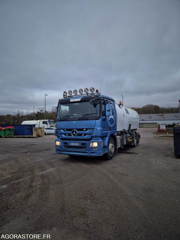 Balayeuse Eurovoirie Optifant 70 TA THP - 2012 - 242 000 heures - Yol süpürme aracı: fotoğraf 3 Balayeuse Eurovoirie Optifant 70 TA THP - 2012 - 242 000 heures - Yol süpürme aracı: fotoğraf 3