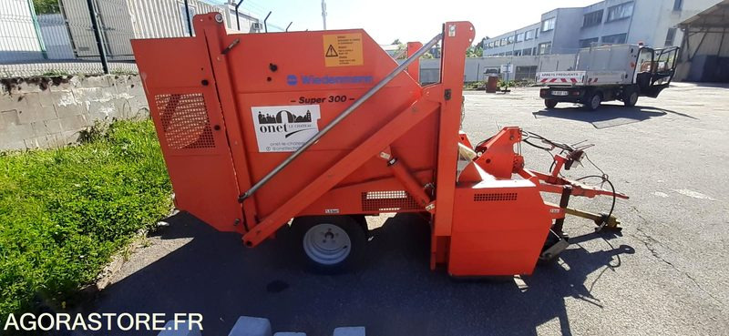 Balayeuse stade Wiedeman - 1992 - Bahçe makinesi: fotoğraf 1 Balayeuse stade Wiedeman - 1992 - Bahçe makinesi: fotoğraf 1