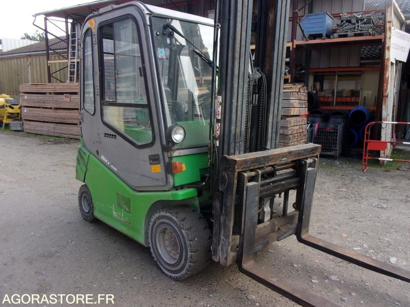 CHARIOT ÉLÉVATEUR 3 TONNES POSITIONNEUR DE FOURCHES ELECTRIQUE CESAB - Elektrikli forklift: fotoğraf 1 CHARIOT ÉLÉVATEUR 3 TONNES POSITIONNEUR DE FOURCHES ELECTRIQUE CESAB - Elektrikli forklift: fotoğraf 1