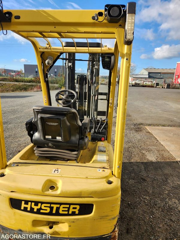 Chariot Hyster J1.8XNT - İnşaat ekipmanı: fotoğraf 1 Chariot Hyster J1.8XNT - İnşaat ekipmanı: fotoğraf 1