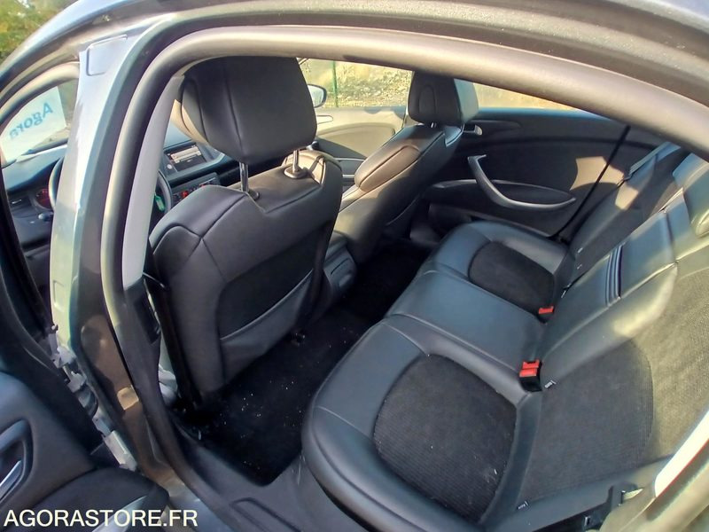 Citroën C5 – Diesel – 2016-204 763 km - Binek araba: fotoğraf 4 Citroën C5 – Diesel – 2016-204 763 km - Binek araba: fotoğraf 4