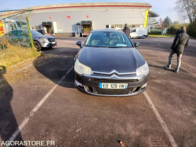 Citroën C5 – Diesel – 2016-217 349 km - Binek araba: fotoğraf 1 Citroën C5 – Diesel – 2016-217 349 km - Binek araba: fotoğraf 1