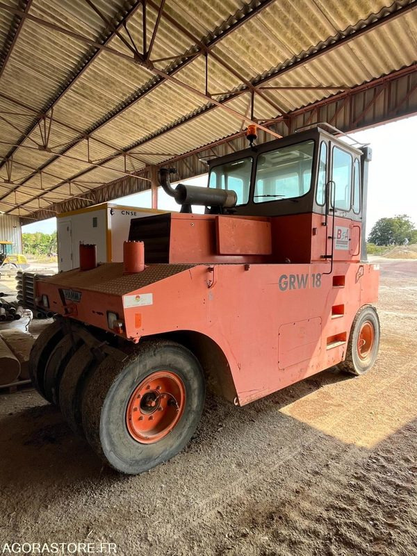 Compacteur à pneu type P3 HAMM - Silindir makinesi: fotoğraf 2 Compacteur à pneu type P3 HAMM - Silindir makinesi: fotoğraf 2