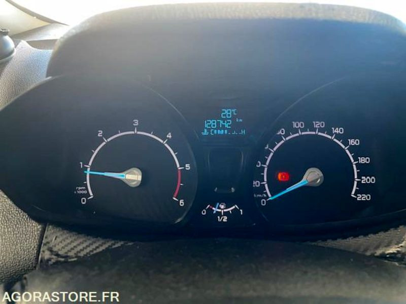 ECOSPORT TITANIUM 1.5 TDCI 90cv . 08/2014 . 128300 km - SUV: fotoğraf 5 ECOSPORT TITANIUM 1.5 TDCI 90cv . 08/2014 . 128300 km - SUV: fotoğraf 5