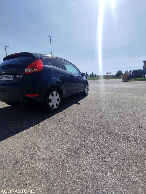 FORD FIESTA 1.4 TDCI DIESEL - ANNEE 2009 - 168000 KMS - 5 PLACES - Binek araba: fotoğraf 4 FORD FIESTA 1.4 TDCI DIESEL - ANNEE 2009 - 168000 KMS - 5 PLACES - Binek araba: fotoğraf 4
