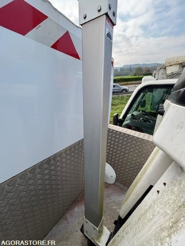 FOURGON NACELLE RENAULT MASTER ET NACELLE VERSALIFT 11.3 M 2019 110329 KM - Araç üzerine platform: fotoğraf 3 FOURGON NACELLE RENAULT MASTER ET NACELLE VERSALIFT 11.3 M 2019 110329 KM - Araç üzerine platform: fotoğraf 3