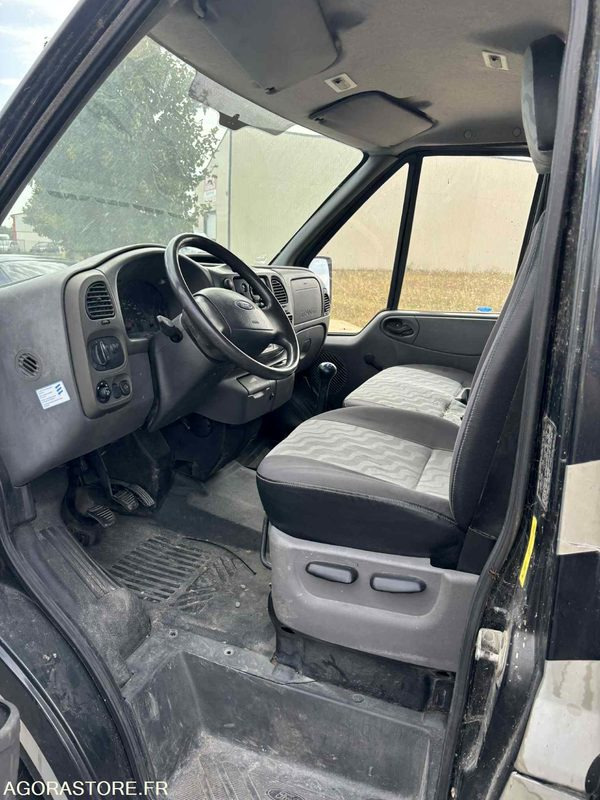 Fourgon FORD - Transport de 2 Chevaux - 2004 - 137 510 KM - Panelvan: fotoğraf 5 Fourgon FORD - Transport de 2 Chevaux - 2004 - 137 510 KM - Panelvan: fotoğraf 5