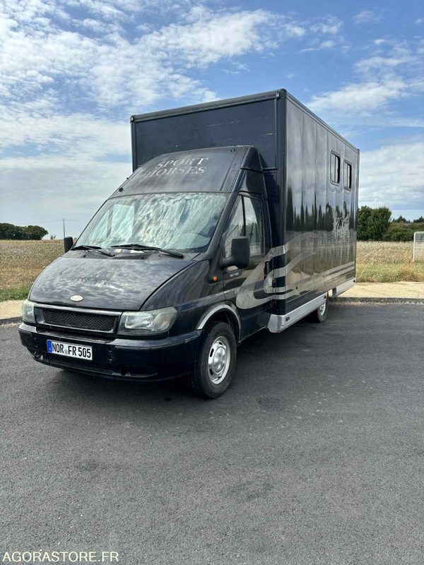 Fourgon FORD - Transport de 2 Chevaux - 2004 - 137 510 KM - Panelvan: fotoğraf 1 Fourgon FORD - Transport de 2 Chevaux - 2004 - 137 510 KM - Panelvan: fotoğraf 1