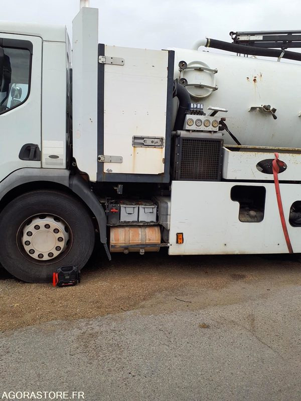 HYDROCUREUR 19T RIVARD - 2004 / 262 122 KM - Vidanjör: fotoğraf 4 HYDROCUREUR 19T RIVARD - 2004 / 262 122 KM - Vidanjör: fotoğraf 4