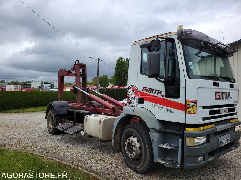 Iveco 190E24 polybenne  sans benne - Kancalı yükleyici kamyon, Vinçli kamyon: fotoğraf 2 Iveco 190E24 polybenne  sans benne - Kancalı yükleyici kamyon, Vinçli kamyon: fotoğraf 2