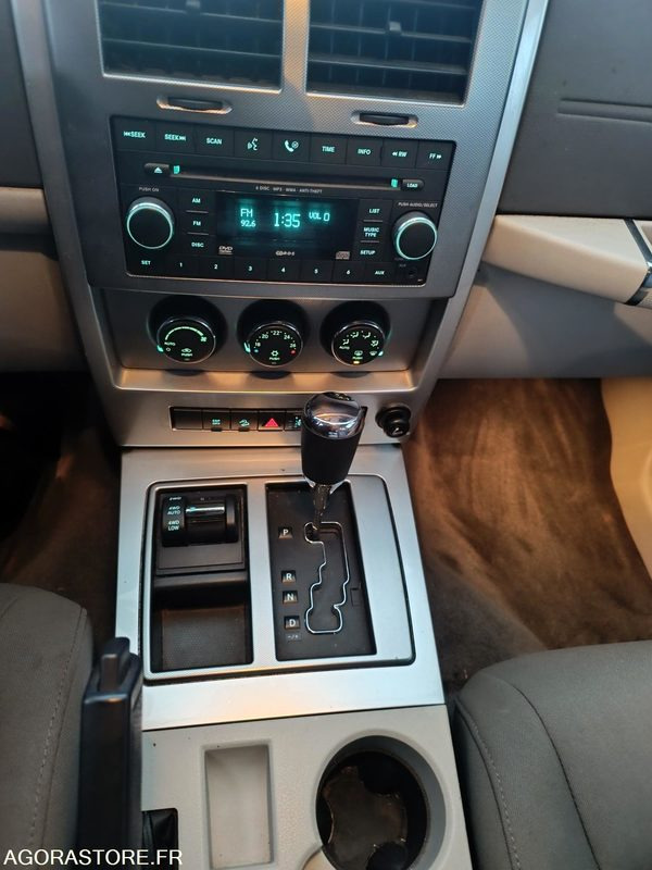Jeep Cherokee IV 2.8 CRD Jamboree - 2009 - 193 000 KM - Binek araba: fotoğraf 4 Jeep Cherokee IV 2.8 CRD Jamboree - 2009 - 193 000 KM - Binek araba: fotoğraf 4