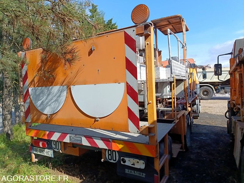 Camion Renault Midlum machine à spray peinture BE-892-HC - Kamyon: fotoğraf 5 Camion Renault Midlum machine à spray peinture BE-892-HC - Kamyon: fotoğraf 5
