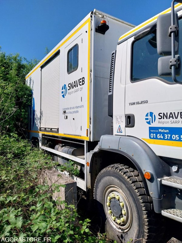 MAN TGM 4X4 18.250 Fourgon GIMAEX VASP 2011 212000Km ROULANT PRO UNIQUEMENT - Kamyon: fotoğraf 2 MAN TGM 4X4 18.250 Fourgon GIMAEX VASP 2011 212000Km ROULANT PRO UNIQUEMENT - Kamyon: fotoğraf 2