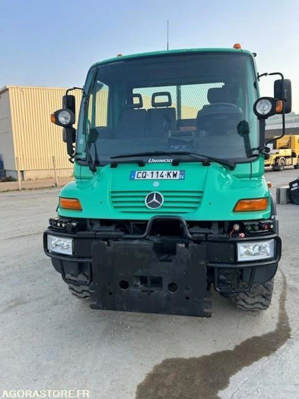 MERCEDES UNIMOG U300C VERSION COMMUNALE 2003 38210 KM + EPAREUSE CMV 450GP - Kamyon: fotoğraf 5 MERCEDES UNIMOG U300C VERSION COMMUNALE 2003 38210 KM + EPAREUSE CMV 450GP - Kamyon: fotoğraf 5
