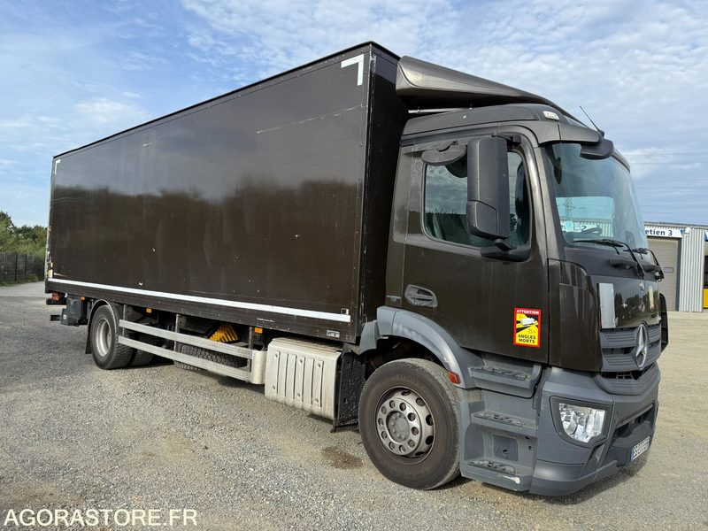 Mercedes Antos 1824 caisson hayon dhollandia 3t - 193000km-2017 - Kamyon: fotoğraf 2 Mercedes Antos 1824 caisson hayon dhollandia 3t - 193000km-2017 - Kamyon: fotoğraf 2